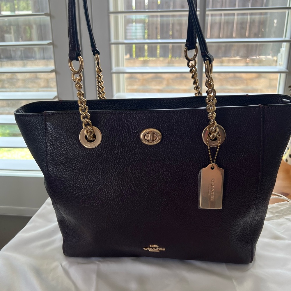 Coach Turnlock Chain Tote 27 - G2154-57107
